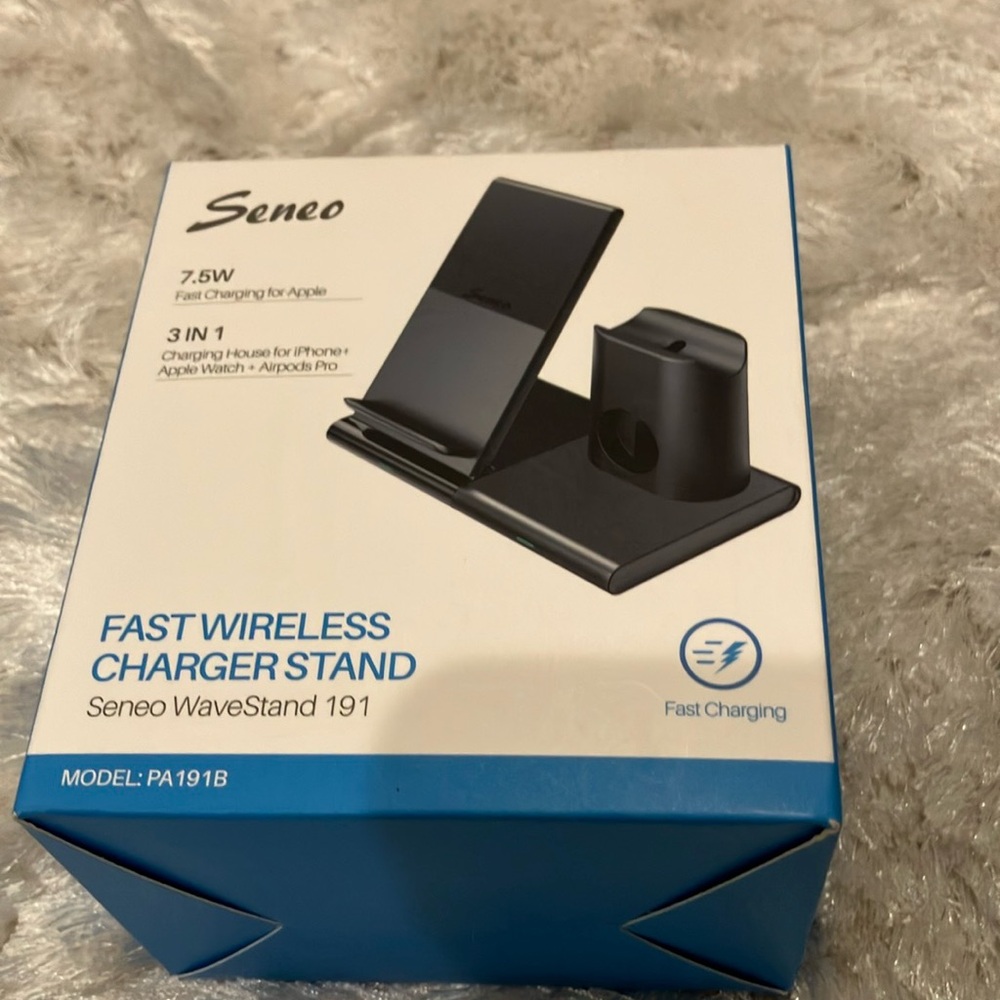 Fast Wireless Charger Stand. New! Seneo